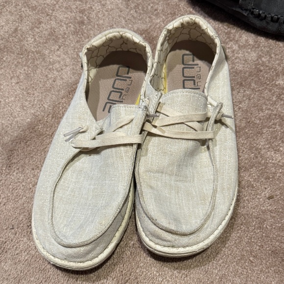 Hey Dude Off-White Women's Loafers - Picture 1 of 5